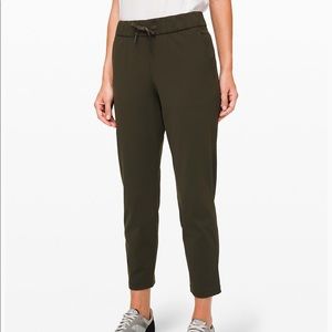 Lululemon On The Fly 7/8 Pant Dark Olive
